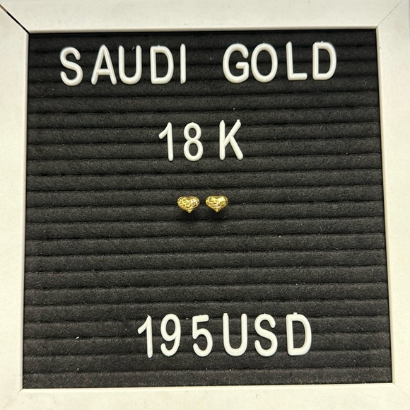 18K Saudi Gold Puff heart Shaped Earrings ❤️ - Picture 2 of 4
